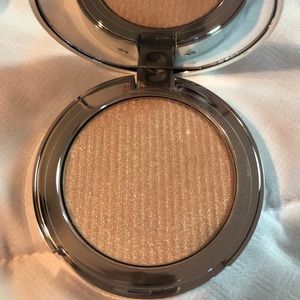 Estée Lauder- Illuminator